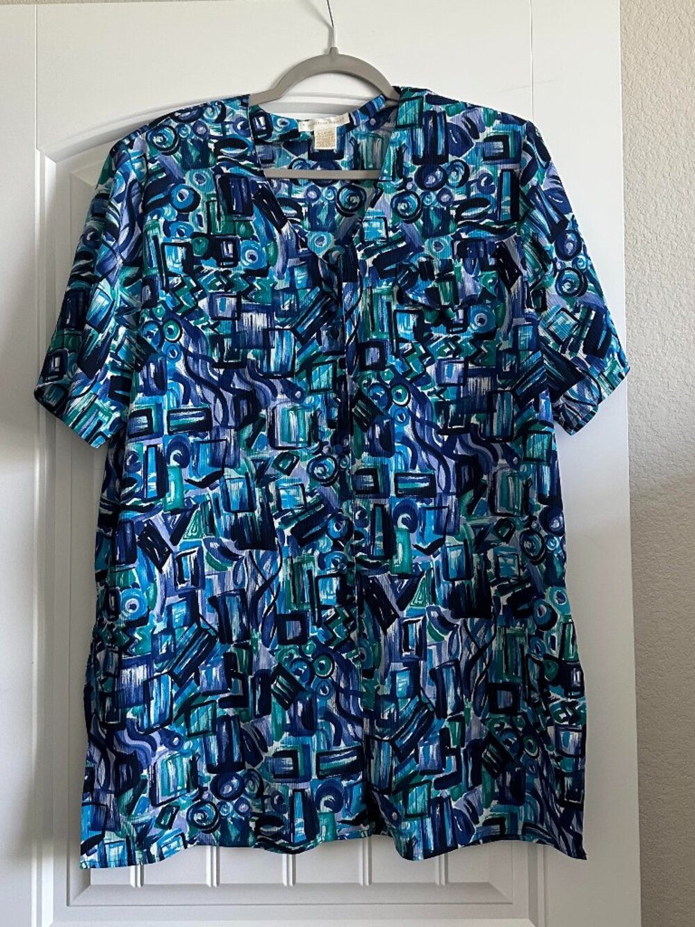 NWOT Christie & Jill Geometric Button Up Top XL